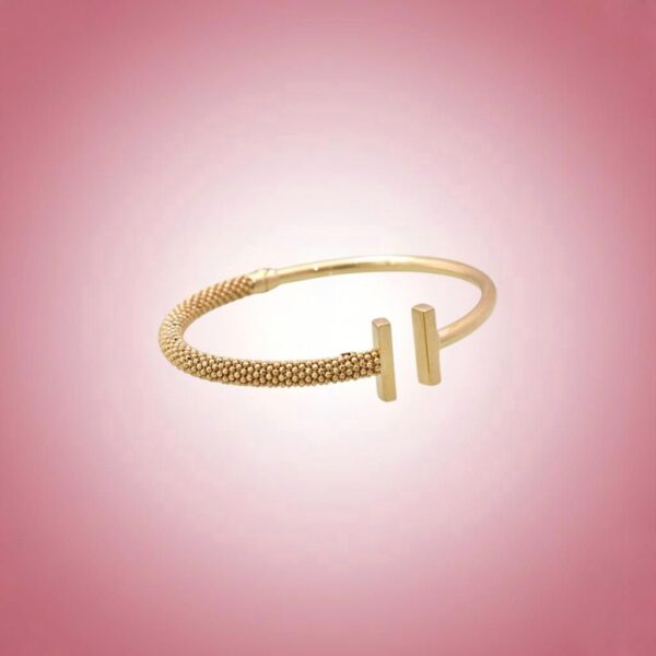 Premium Gold Bracelet with Refined Finish